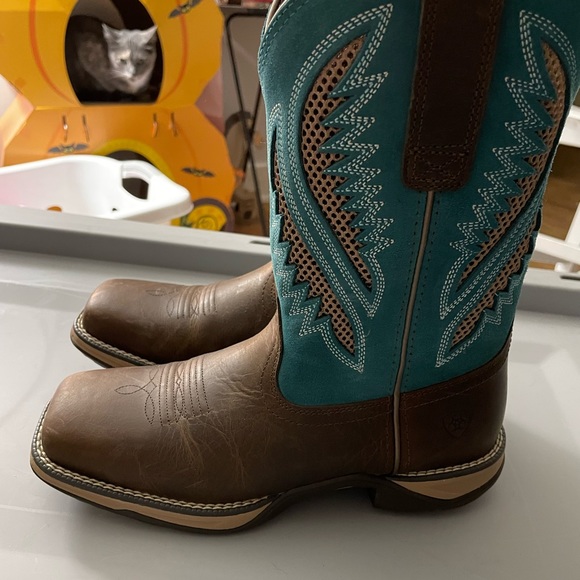 ariat boots - Picture 2 of 7